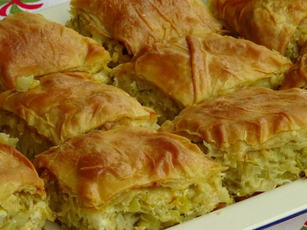 Πρασόπιτα με τραχανά και τυριά