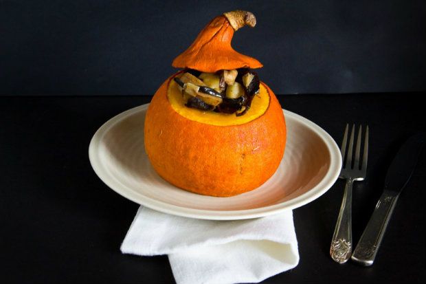 Ψητή κολοκύθα με άγρια μανιτάρια, μήλα και κάστανα