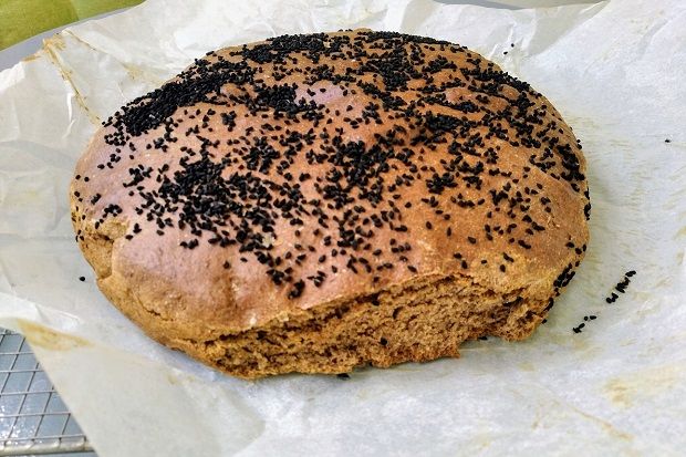 Ψωμί με αλεύρι ντίνκελ και σόδα