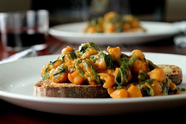 Ρεβύθια με σπανάκι