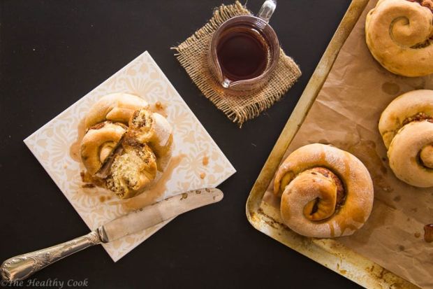 Ρολά κανέλας ή μήπως ταχινόπιτες;