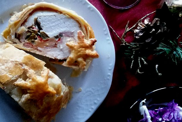 Ρολό κοτόπουλο ντυμένο γιορτινά