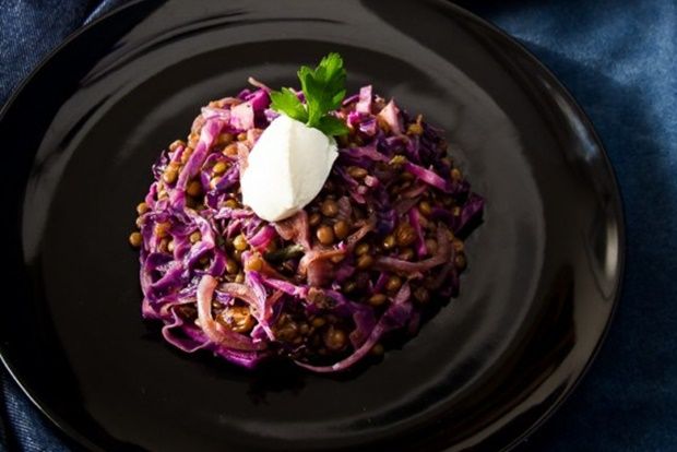 Σαλάτα με φακές, κόκκινο λάχανο και Stilton: Βόμβα θρεπτικών συστατικών!