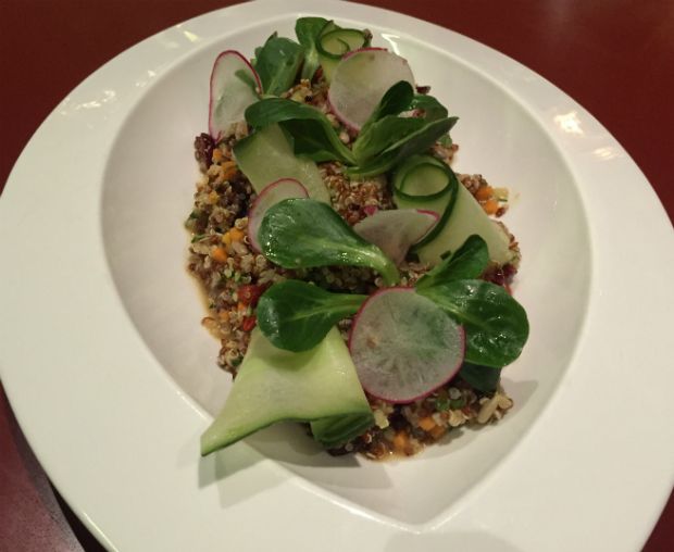 Σαλάτα με κινόα, κράνμπερις και γκότζι μπέρι, του Βαγγέλη Λεούση