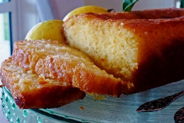 Σιροπιαστή λεμονόπιτα: ποιος μπορεί να πει όχι;