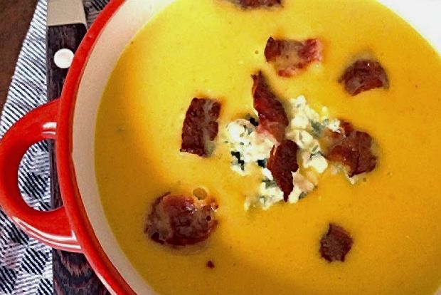 Σούπα κολοκύθας με blue cheese