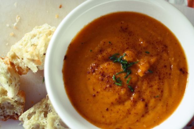 Σούπα με πιπερόριζα και πατάτες ιπόμοια