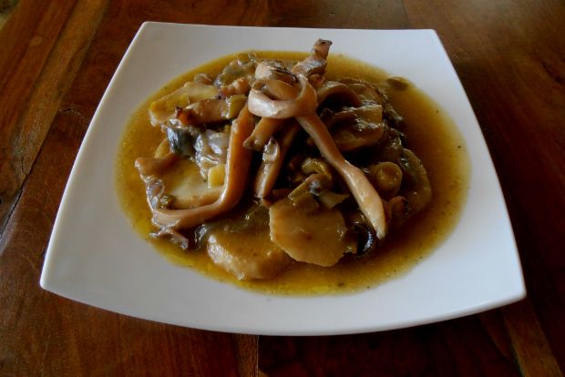 Σουπιές ΙΙ: με σελινόριζα και πράσο