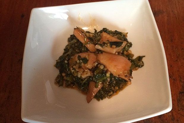 Σουπιές με χόρτα και πλιγούρι