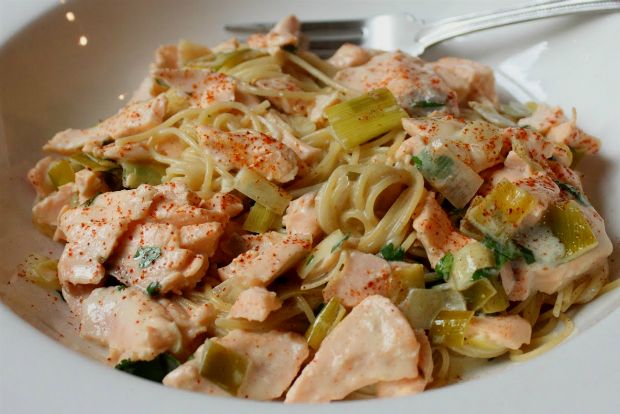 Σπαγγέτι με φρέσκο σολομό: ευεργετεί και τη μνήμη