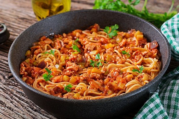 Σπαγγέτι με ραγκού κιμά και μελιτζάνες