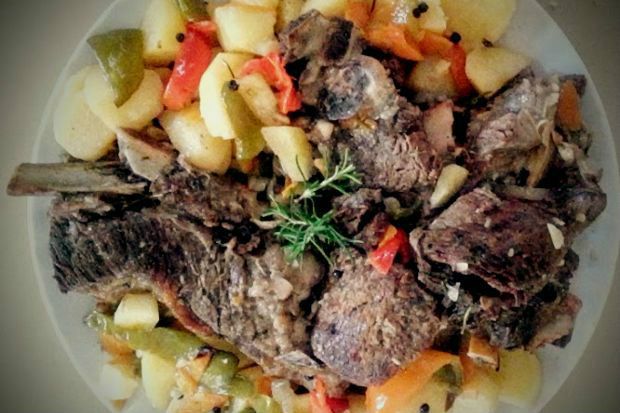 Σπαλομπριζόλα μαρινάτη για τσιμπούσι κυριακάτικο