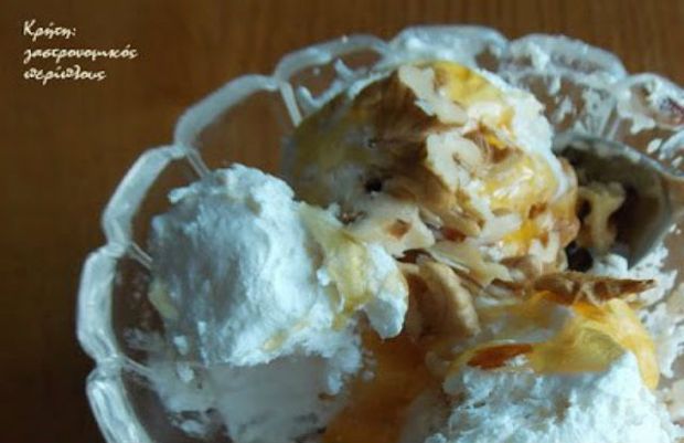 Σπιτικό παγωτό γιαούρτι και… πέτα την παγωτομηχανή!