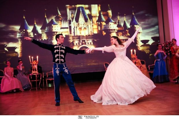 Σταχτοπούτα και τσάι με scones και μαρμελάδα, μια βρετανική παράδοση