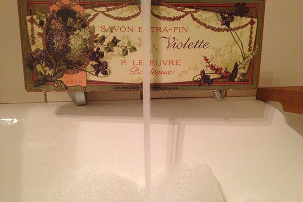 Στην μπανιέρα, παραμονή Βαλεντίνου