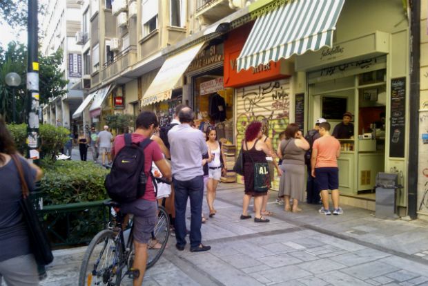 Στο Falafellas για φαλάφελ και στο σπίτι για τηγάνισμα