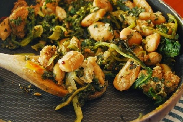 Τα Ιταλικά: Χωριάτικη μινέστρα με άγρια χόρτα και φασόλια