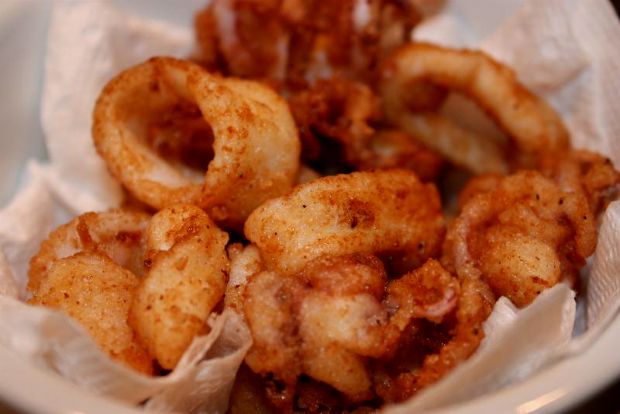 Τα καλαμαράκια σε τόνο εμπιστευτικό