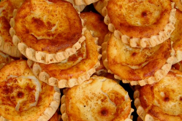 Τα κρητικά: καλτσούνια Ιεράπετρας