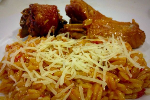 Τα κρητικά: κόκορας γιουβετσάτος