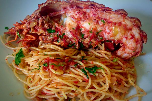 Τα κρητικά: κολοχτύπα με μακαρόνια