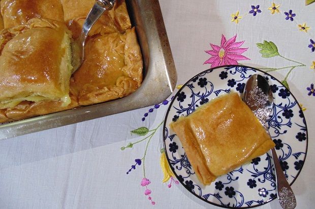 Τα Κρητικά: Μπουρέκι σιροπιαστό