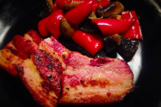 Τα κρητικά: πανσέτα με τα συνοδευτικά της