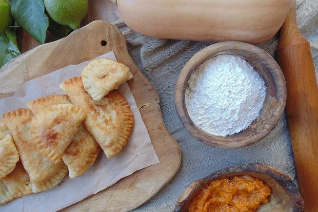 Τα Κρητικά: Πιτάκια τηγανιού με γλυκιά κολοκύθα