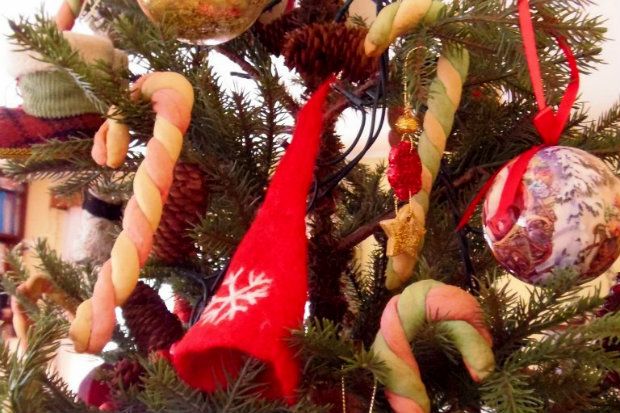 Τα μπισκότα του Αη Βασίλη στόλισαν το δέντρο μας