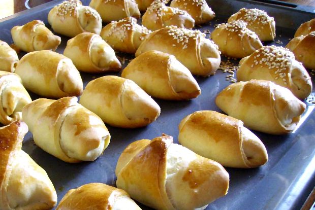 Τα τυροπιτάκια με τα χίλια πρόσωπα