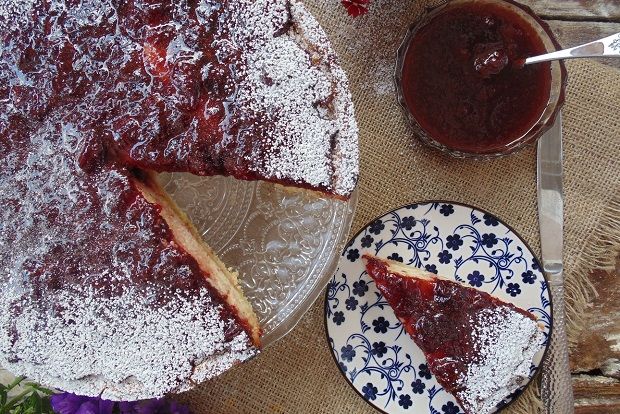 Τάρτα με γλυκιά μυζήθρα και μαρμελάδα φράουλα