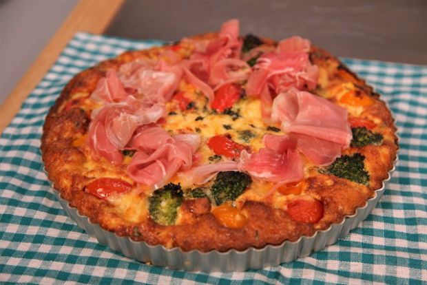 Τάρτα των «γειτόνων», με μπρόκολο & προσούτο