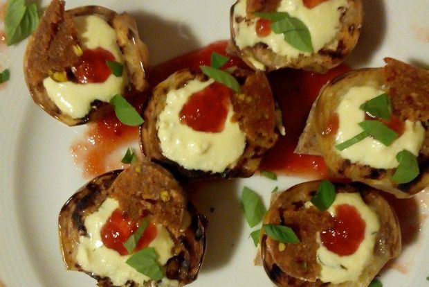 Ταρτάκια μελιτζάνας: μεζές από έμπνευση