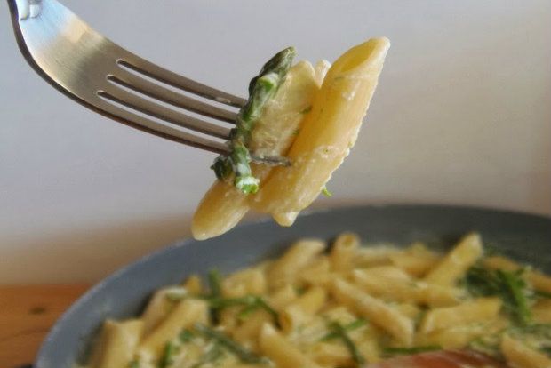 Θεϊκή γεύση: Πένες με σπαράγγια και κατσικίσιο τυρί