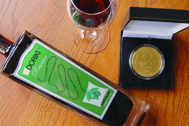 Το λικέρ ΔΩΡΙΚΗ Καρυδάκι Reserve στα κορυφαία του κόσμου