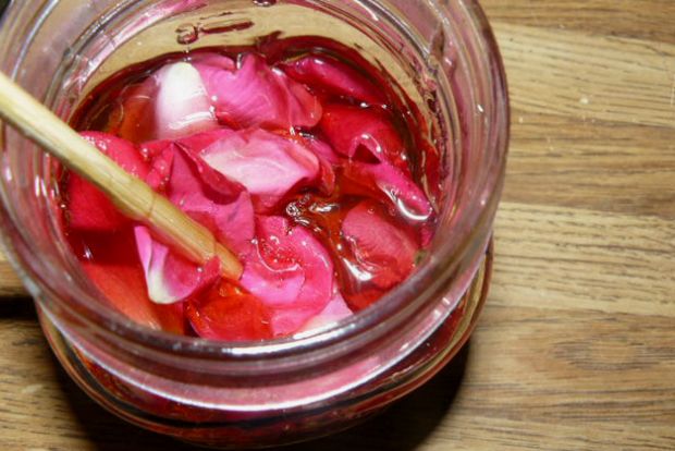 Το μέλι της Άνοιξης: τριανταφυλλένιο