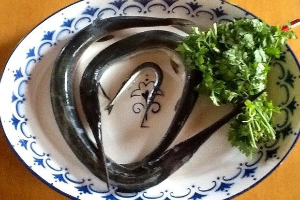 ​​​Το μικρό ψάρι τρώει το μεγάλο