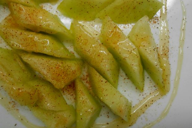 Το πρώτο μας πεπόνι: με μέλι και κανέλα