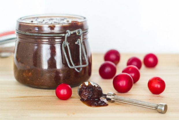 Τσάτνεϊ με κόκκινα κορόμηλα και πέτα την κέτσαπ!