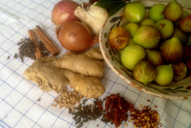 Τσάτνεϊ με τα τελευταία σύκα