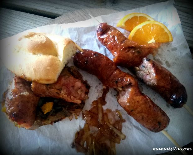 Tσικνιστά λουκάνικα του δεκάλεπτου