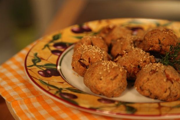 Τυρομπαλάκια με γαλοπούλα: η χαρά του λιχούδη