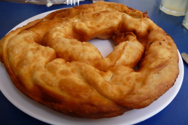 Τυρόπιτα σκοπελίτικη, στο τηγάνι ή τον φούρνο