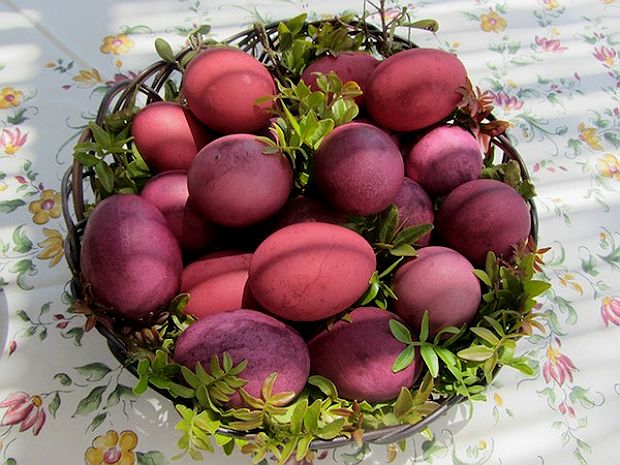 Βάφω αυγά με ριζάρι, όπως παλιά