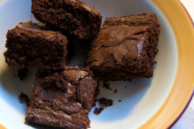 Βάζω τα brownies, βάζεις το παγωτό;