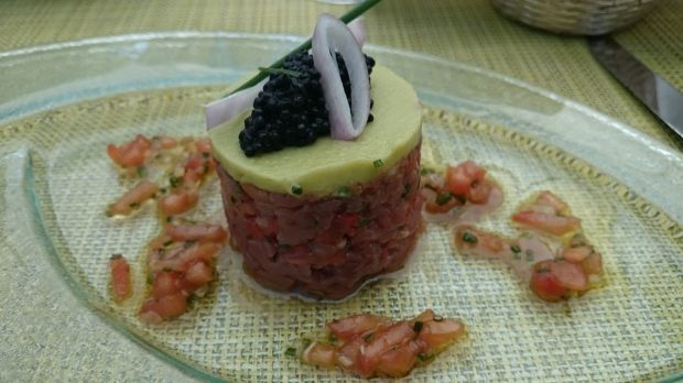 Βίβα Εσπάνια: ταρτάρ τόνου, αβοκάντο και γουακάμι