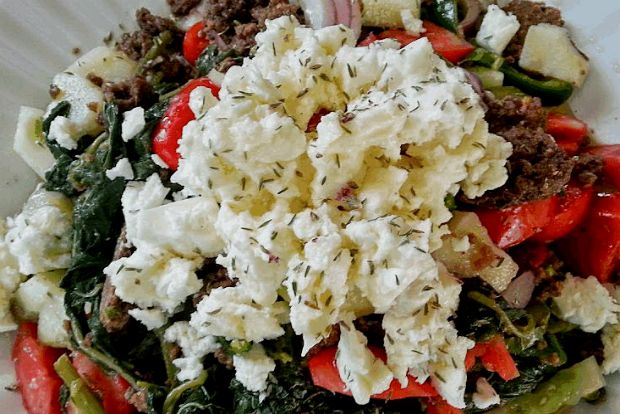Βλίτα, κολοκυθάκια και μυζήθρα για σαλάτα που χορταίνει