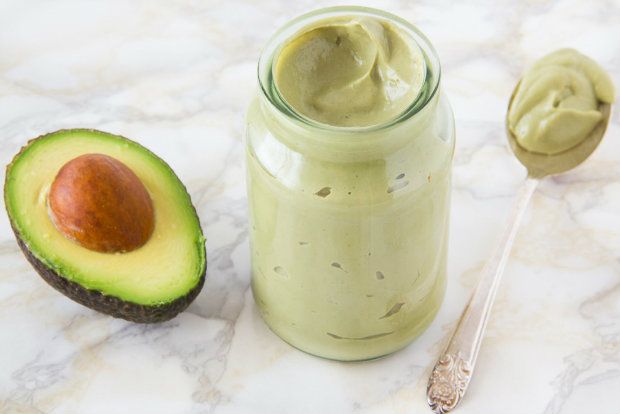 Βουτιά χωρίς τύψεις στη «μαγιονέζα» με αβοκάντο