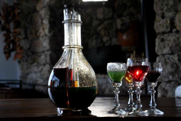 Έξω λάβα, εμείς στην κάβα