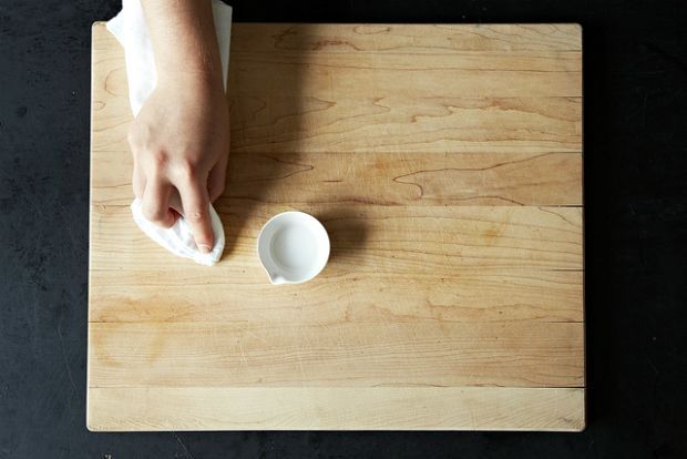 Ξύλο κοπής: καθάρισέ το, γυάλισέ το